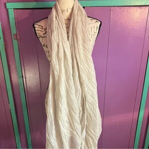 Elegant White Crinkled Scarf